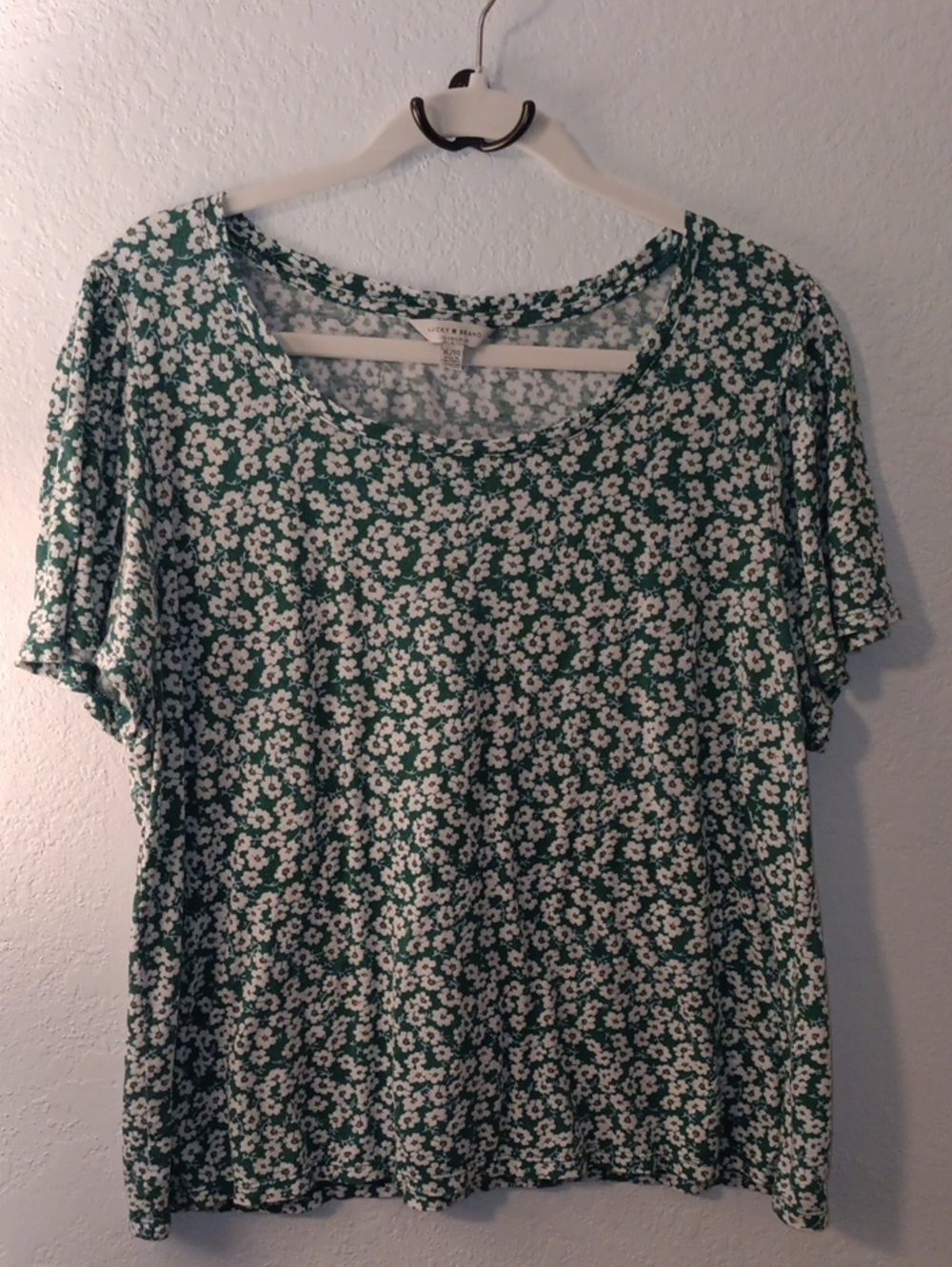 Lucky Brand Green and White Floral Short Sleeve Tee Preloved